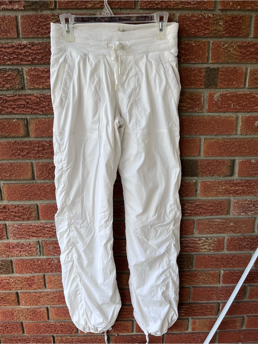 Lululemon women’s dance studio pants sz 
4 white